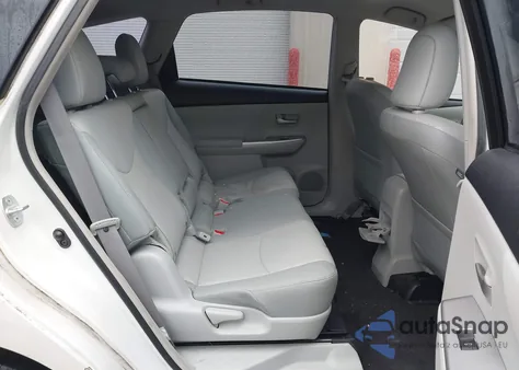 2014 Toyota Prius V Five z USA, uszkodzony, nr VIN JTDZN3EU2EJ011637